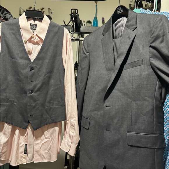 Jos. A Bank Signature Gold 3pc suit and pink shirt